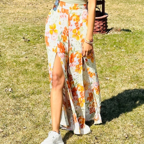 Straight cut beach wear/casual pants - Picture 4 of 7